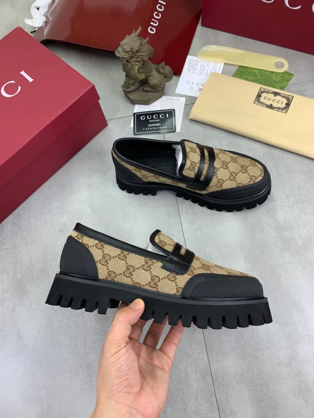 Men's Men's Shoes💰P440💰[New Style] Gucci lazy slip-on couple 🧑‍🤝‍🧑 best selection of leather shoes (Gucci) official website latest Gucci lazy 🎁 leather shoes, hot style 💥 style is simple and elegant, exclusive for trendy men. Unique official website latest brand original double G pressure Floral elements 👑 Original Gucci decoration, fashionable and elegant, original calf leather with double G denim ✅ Fully imported soft sheepskin lining, official website designated wear-resistant, rubber business outsole, classic model taken in person 🎬 Size: 36-46 Various colors available